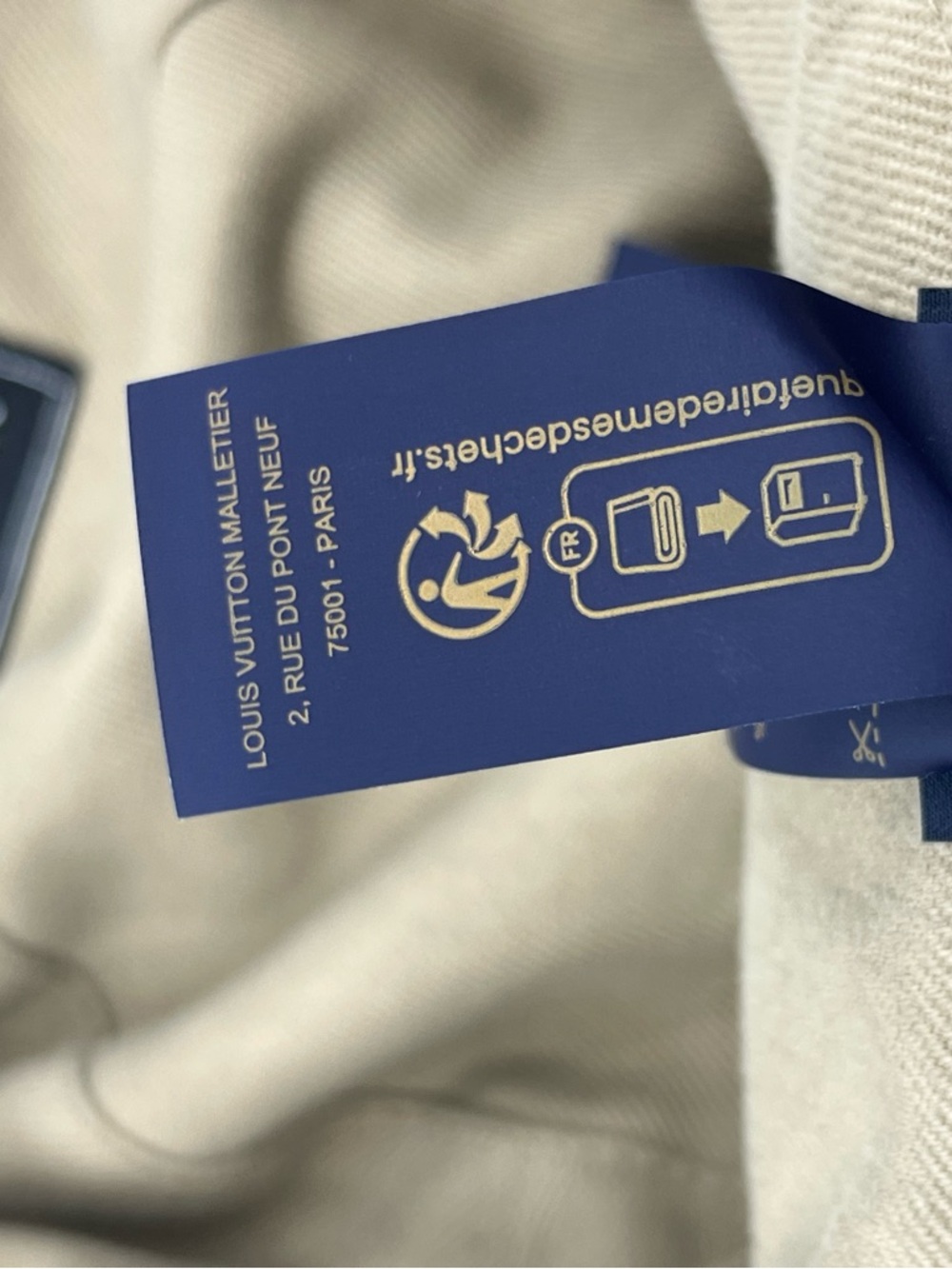 New Authentic Louis Vuitton Surfin' Monogram Explorer Reversible Bucket Hat - Picture 14 of 15